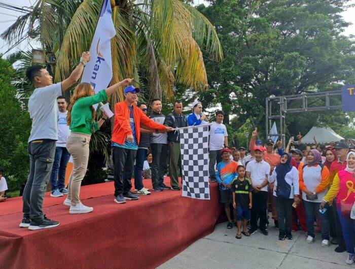 Ketua DPRD Rudianto Lallo Lepas Jalan Sehat Tallo Fest