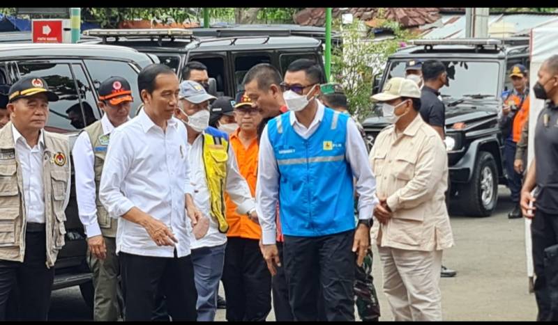 Presiden Tinjau Posko RS Sayang Cianjur, Pastikan Logistik Hingga Pasokan Listrik PLN Aman