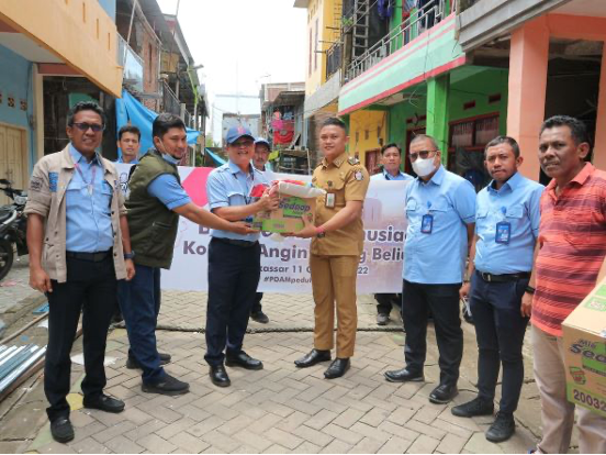 PDAM Makassar Peduli Kembali Sambangi Korban Bencana di Maccini Sombala