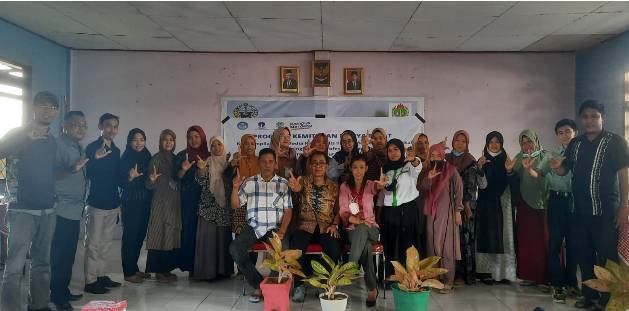 Keterampilan Alih Media Buku Digital, Meningkatkan Profesionalisme Guru Terpadu Kelurahan Pacinongan
