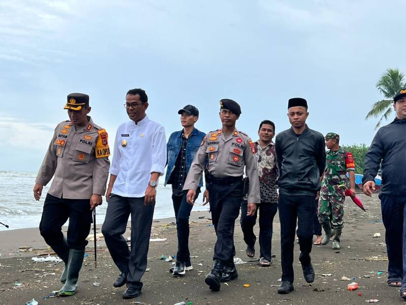 Pj Bupati Takalar Tinjau Abrasi Pantai Galesong