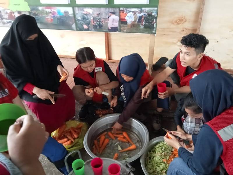 Banjir Landa Sejumlah Wilayah Makassar, Ini Yang Dilakukan PMI Makassar