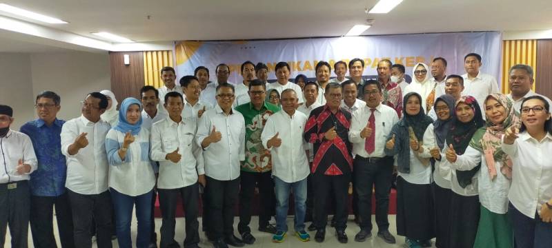 Rektor Lantik Pengurus Perluni UNM Periode 2022 - 2027