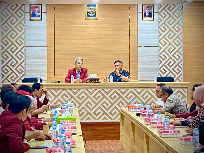 Dua Sahabat Direktur PNUP-Politani Pangkep Bertemu: Bangun Vokasi Untuk Negeri