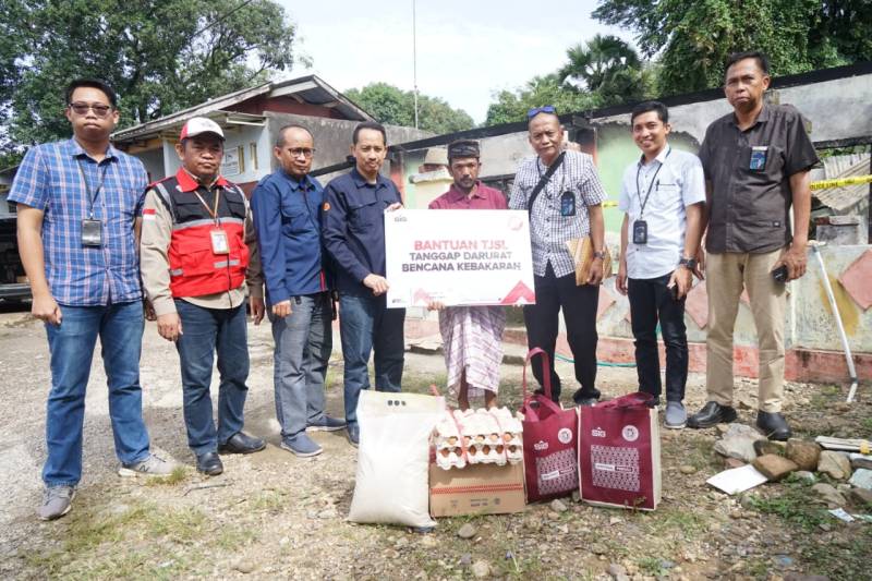 Korban Kebakaran di Pangkep Dapat Bantuan dari Semen Tonasa