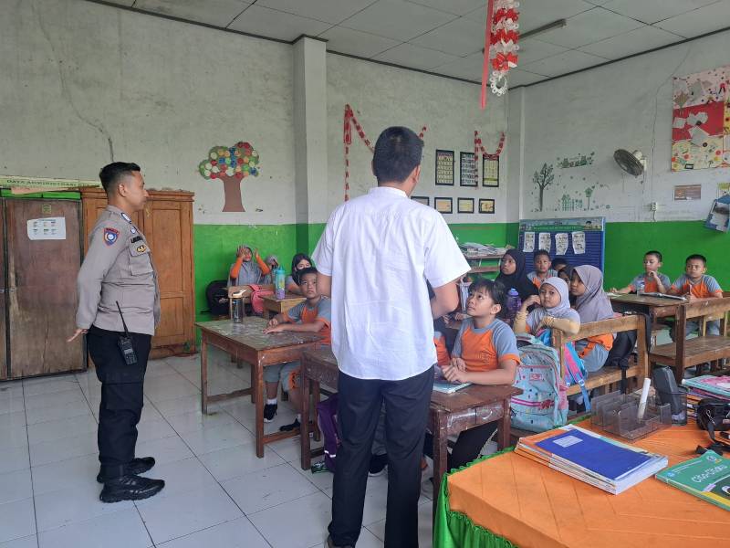 Menyikapi Isu Penculikan Anak, Ini yang Dilakukan Bhabinkamtibmas Melayu Baru