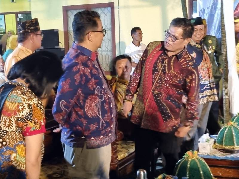Rektor UNM Hadiri Hari Jadi Desa Batetangnga, Puji Pj Gubernur Sulbar Diadapan Warga