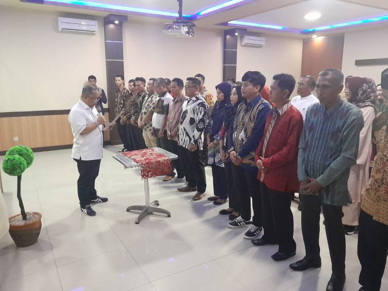 Anggiat Sinaga Lantik Tasrif Labandu Sebagai Ketua BPC PHRI Kabupaten Bantaeng