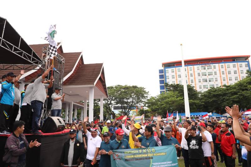 Meriah Jalan Sehat Moderasi, Legislator Senayan Sebut Bantaeng Memberi Kesejukan di Sulsel