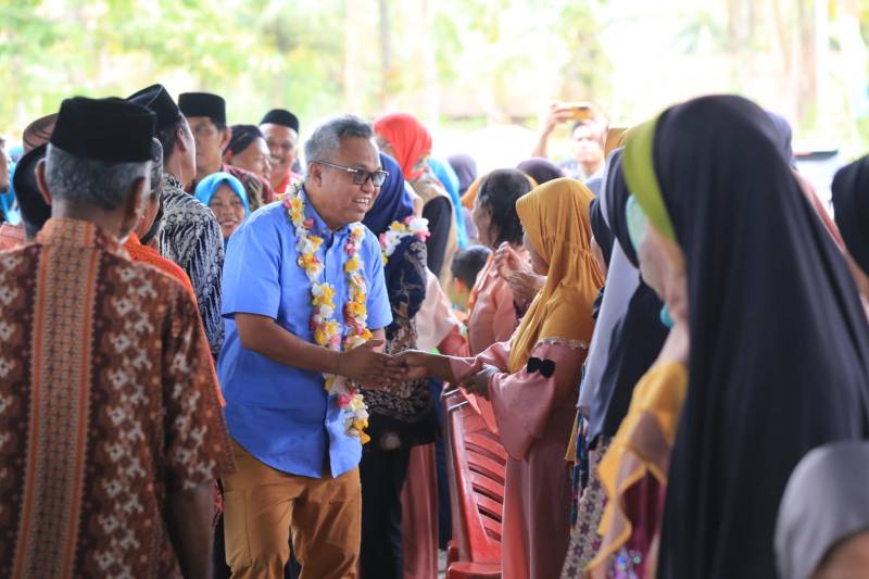 Bupati Lutim Hadiri Syukuran 46 Tahun Kedatangan Transmigran di Desa Argomulyo