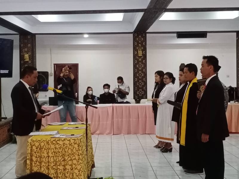 Usai Melantik 95 Anggota PPK, Risal Randa Tekankan Jaga Integritas dan Komitmen
