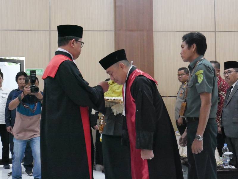 Walikota Judas Amir Hadiri Pelantikan Wakil Ketua Pengadilan Palopo