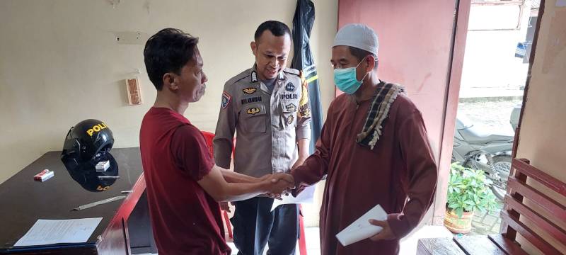 Tidak Semua Masalah Harus Jalur Hukum, Bhabinkamtibmas Pattingalloang Damaikan Warganya 