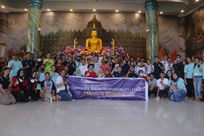 Phinisi Hospitality Indonesia Adakan bersih-bersih Vihara dalam Rangka Imlek