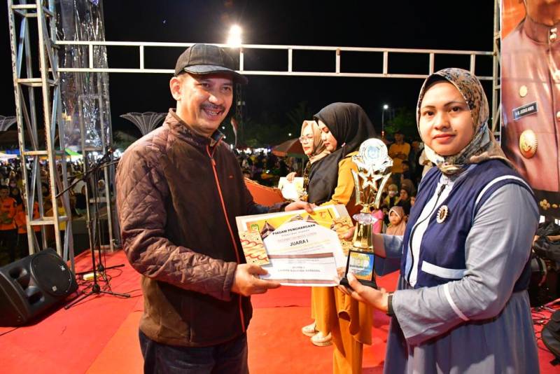 Pasar Rakyat dan Pentas Seni Palopo Ditutup, Para Pemenang Lomba Terima Hadiah