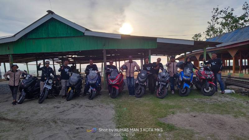 KBCI Makassar Chapter Touring Salurkan Sumbangan Masjid di Wisata Pantai Ammani Pinrang 