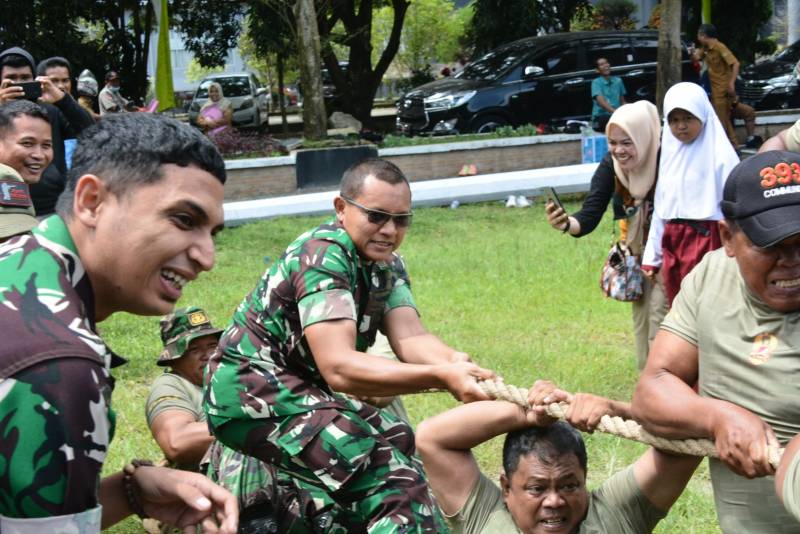 Semaratkan HUT Ke-679 Sidenreng Rappang, Kodim 1420 Sidrap Sabet Juara I Lomba Tarik Tambang