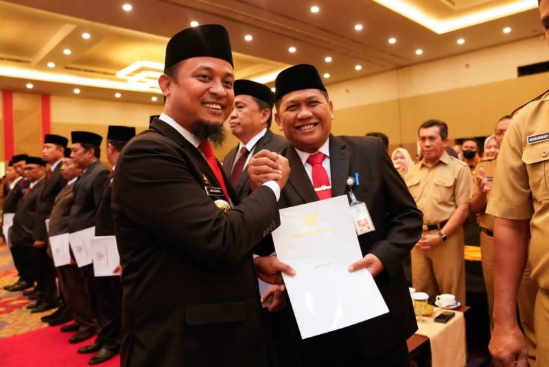 Gubernur Andi Sudirman Lantik 10 Pejabat Eselon II Pemprov, Ini Daftarnya