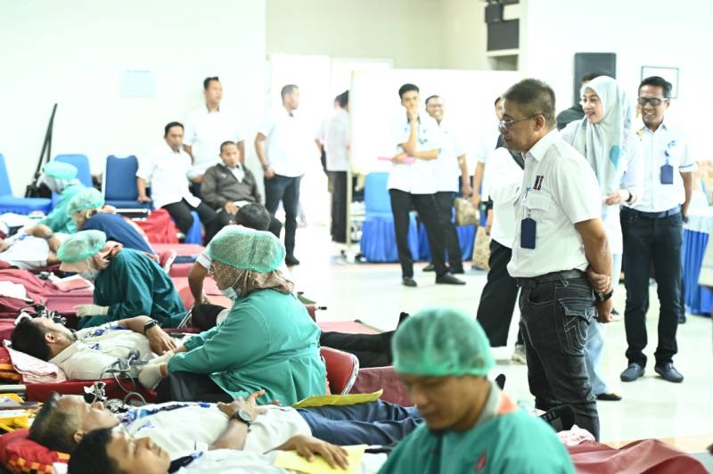 Antusias Karyawan PDAM Makassar ikuti Donor Darah, Direksi acungkan Jempol