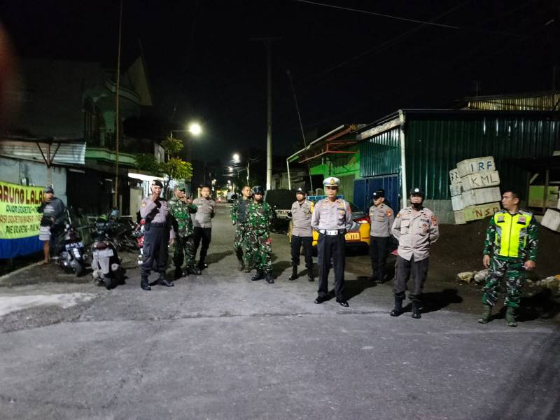 Sinergitas TNI-Polri, Polsek Ujung Tanah Bersama Koramil Patroli Gabungan