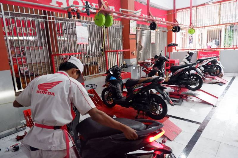 Peduli Korban Banjir, Honda Berikan Layanan Gratis Service, Ganti Oli Mesin dan Engine Flush