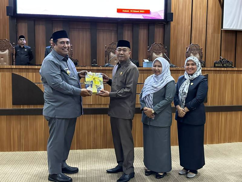 Bupati Maros Serahkan LKPJ 2022 Ke DPRD Maros