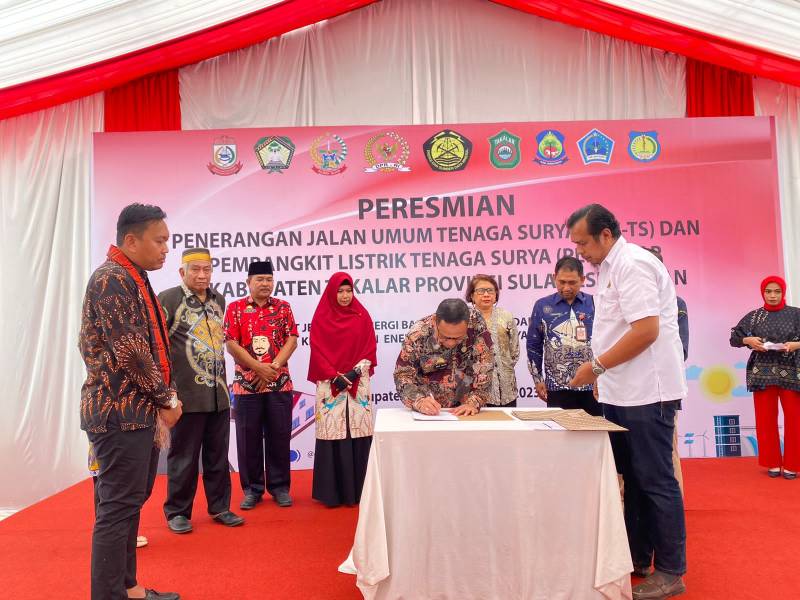 Berkat Perjuangan ARW, Penerangan Jalan Umum Tenaga Surya dan Pembangkit Listrik Tenaga Surya di Sulsel Diresmikan