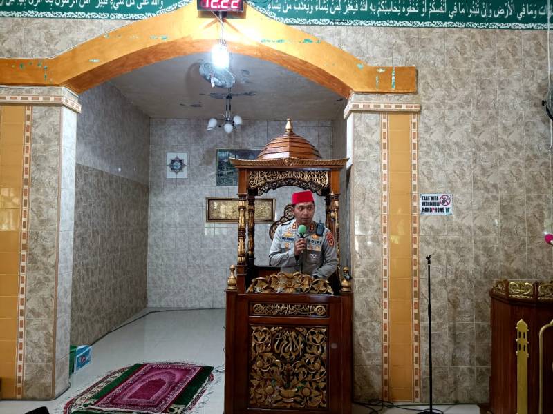 Kapolres Bantaeng Safari Jumat di Masjid Raodathul Muflihin Banyorang