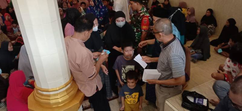 Masjid At-Taubah Salurkan Santunan Bulanan ke Anak Yatim dan Dhuafa