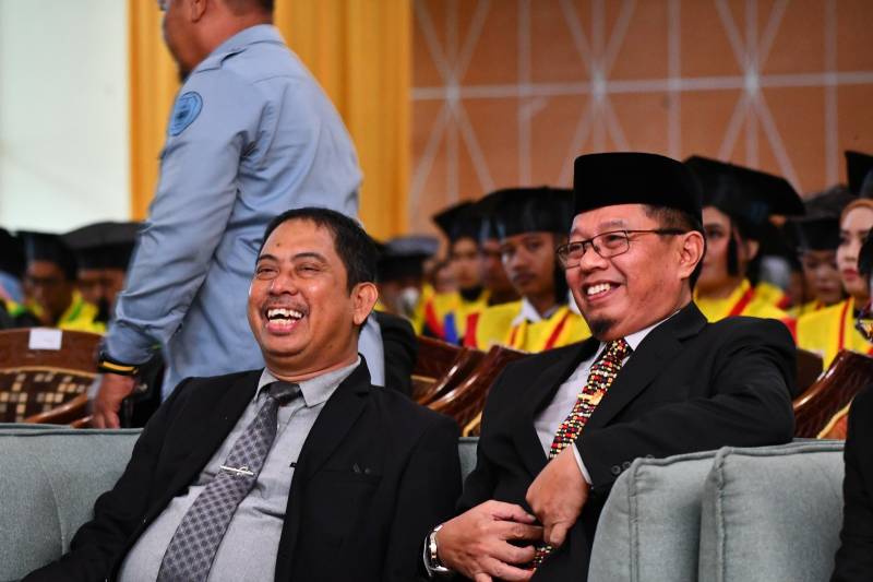 Hadiri Wisuda Sarjana Univ Cokroaminoto Palopo, Ade Chandra: Ini Bukan Akhir