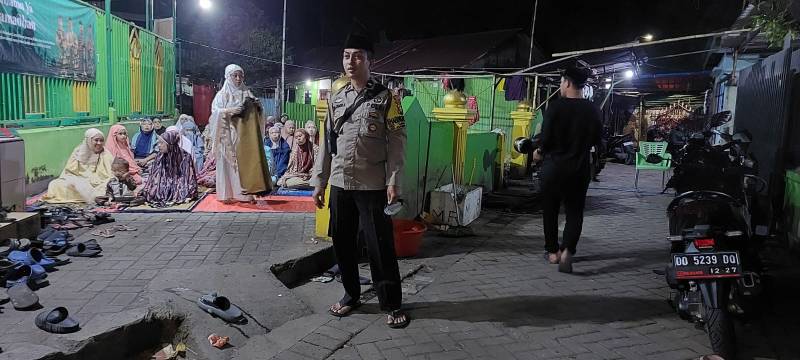 Beri Rasa Aman Jamaah Tarawih, Polres Pelabuhan Makassar Pengamanan di Masjid