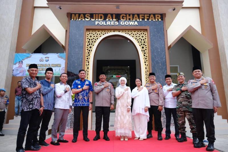 Bupati Adnan Hadiri Peresmian Masjid Al-Ghaffar Polres Gowa 