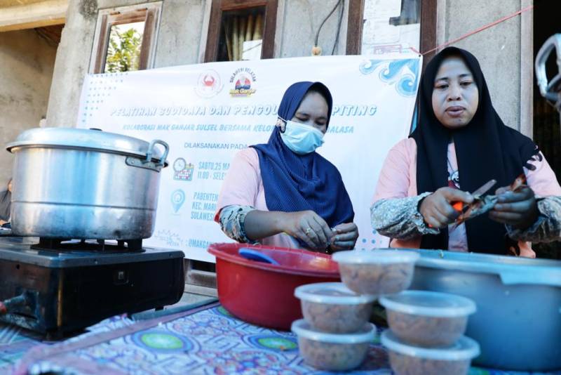 Pemberdayaan Ekonomi Perempuan Ala Mak Ganjar Sulsel, Kepiting Disulap Jadi Produk Olahan Berkualitas