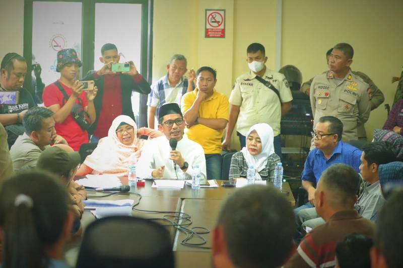 Komisi B DPRD Makasar mediasi Pedagang Kaki Lima (PK5) Anjungan Losari
