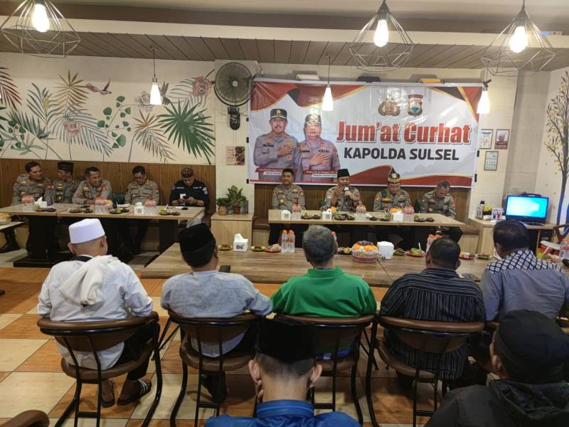Melalui Jumat Curhat, PJU Polda Sulsel Bersama Kapolres AKBP Yudi Frianto Serap Aspirasi Masyarakat