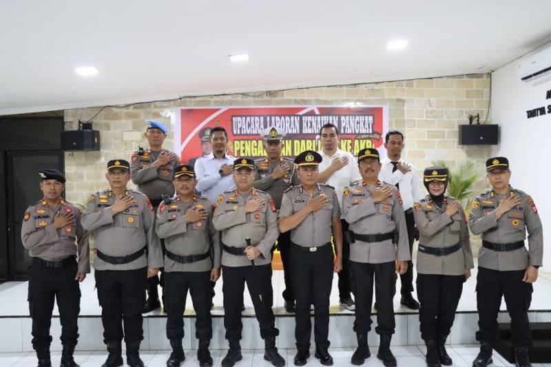 Kapolres Pelabuhan Pimpin Korps Raport Kenaikan Pangkat Pengabdian Anggotanya