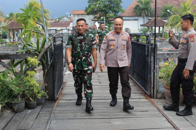 Wujud Sinergitas TNI-Polri, Danrindam IX Udayana Temui Kepala SPN Polda Bali dan Lakukan Hal Ini