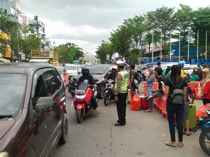 Hadapi Arus Balik Mudik Lebaran 2023, Satlantas Polres Pelabuhan Laksanakan Pengaturan Lalin