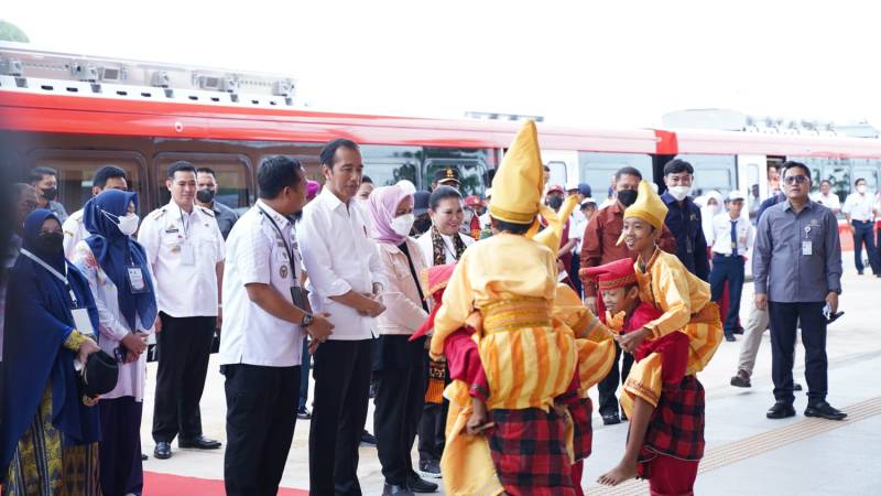 Diresmikan Jokowi, Bumi Karsa Sukses Rampungkan Proyek Kereta Api Pertama di Sulsel