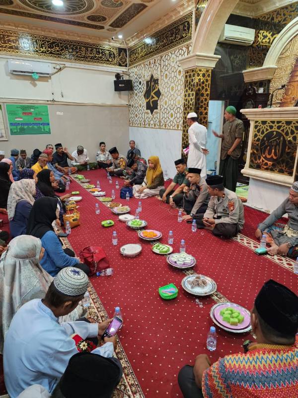Jalin Kedekatan Dengan Masyarakat, Ini yang Dilakukan Kapolsek Wajo