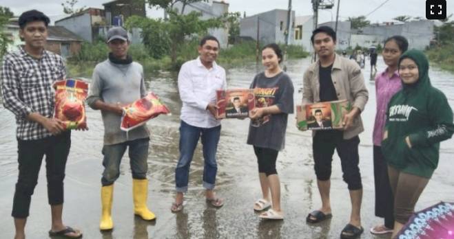 YARI Bantu Korban Banjir Makassar