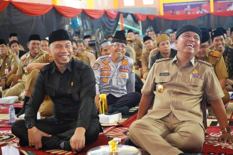 Buka Seminar Parenting, Bupati Minta Keluarga Tanggap Terhadap Perkembangan Anak