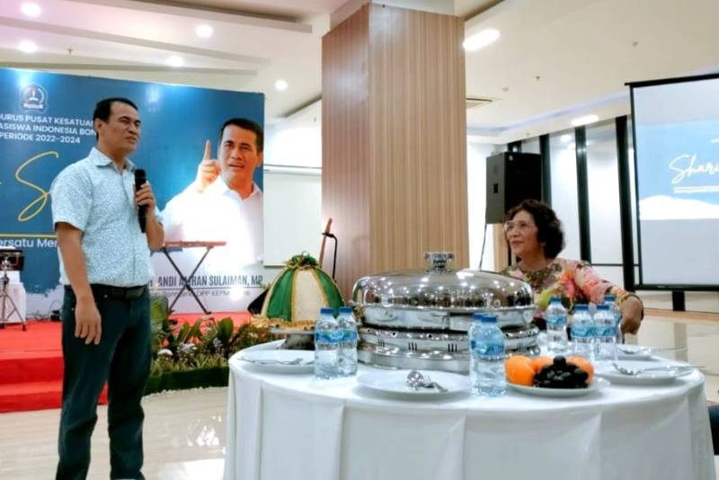Susi Pudjiastuti Bertandang ke AAS Bulding, Andi Amran: Dia Manusia Besi