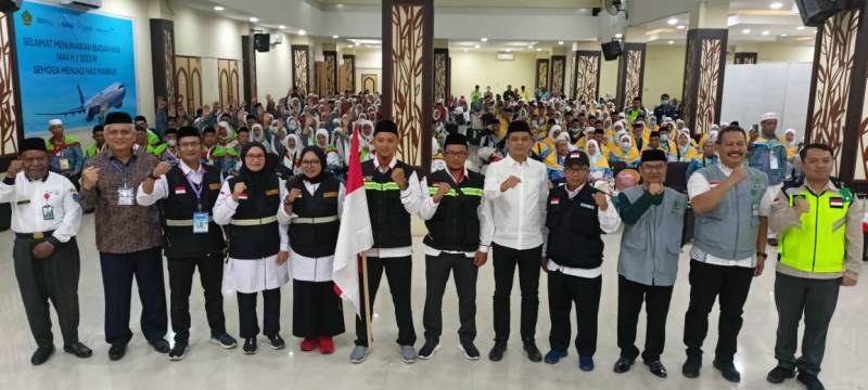 Lepas Kloter 9 UPG, Stafsus Menag Minta Jemaah Gunakan Alat Pelindung Diri 