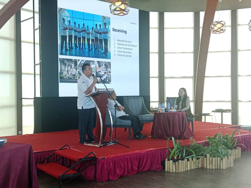 ASTON Makassar "Expert Talk" Prosedur Keselamatan Kerja dibidang Food & Beverage