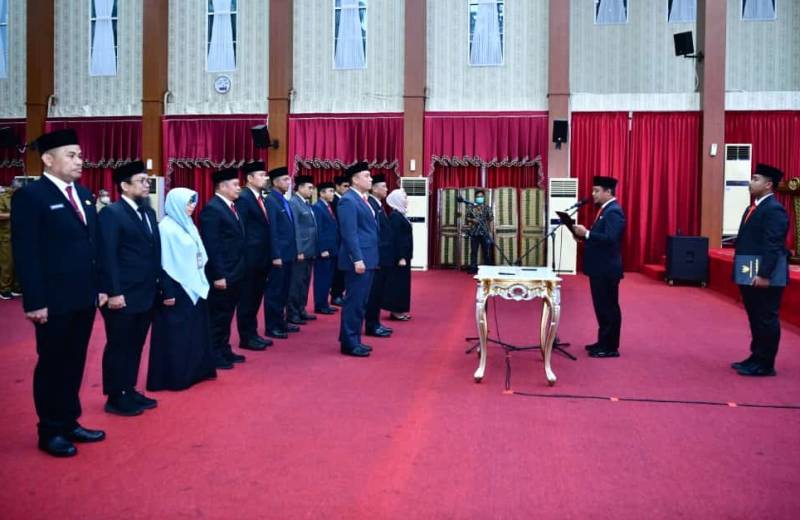 Andi Darmawan Pj Sekprov, Gubernur Andi Sudirman Lantik 13 Pejabat Eselon II