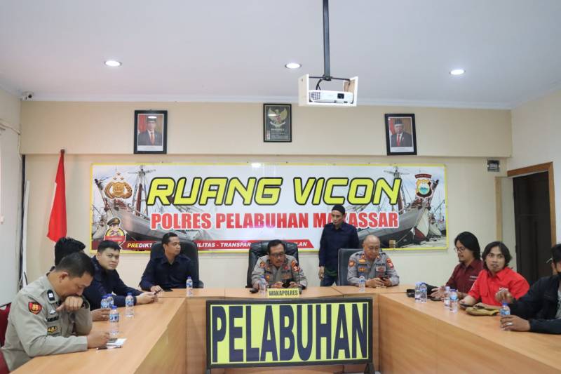 Melalui Zoom Meeting, Polres Pelabuhan Bersama Wartawan Ikuti Dialog Publik