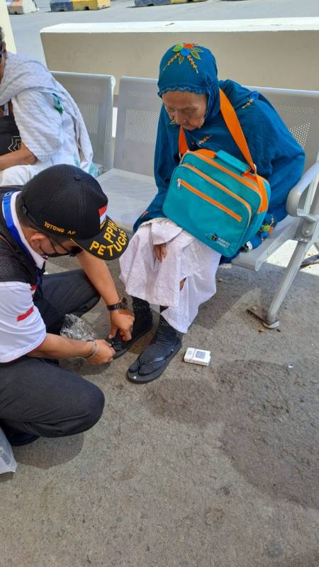 Siapkan 500 Pasang, PKP3JH Gerakan Siaga Sandal dan Alas Kaki
