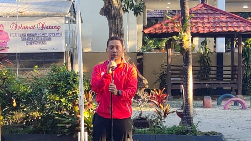 Peringati Hari Bhayangkara Ke - 77,Kapolres Bantaeng Lepas Kontingen Bola Voli Indoor Putra dan Putri