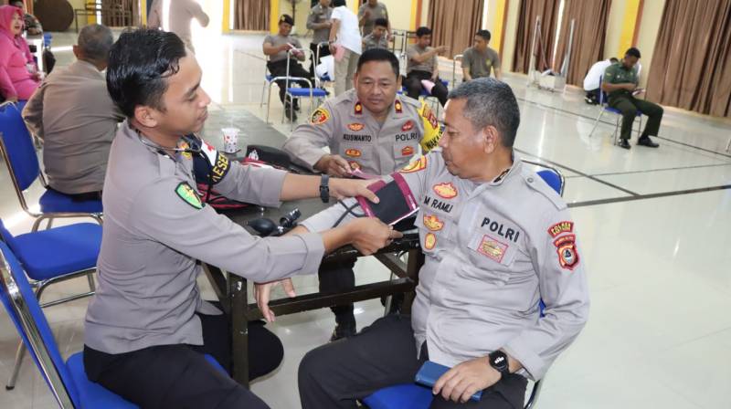 Sambut Hari Bhayangkara ke-77, Siddokkes Polres Bantaeng Kerjasama PMI Gelar Donor Darah